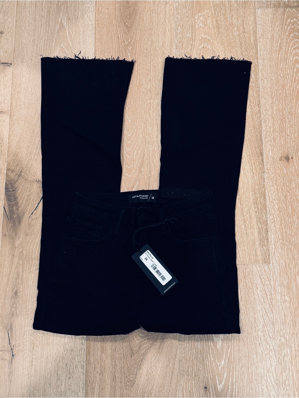 NWT Just Black Denim Tonal Crop Flare in Black, Size 26 - Picture 8 of 16